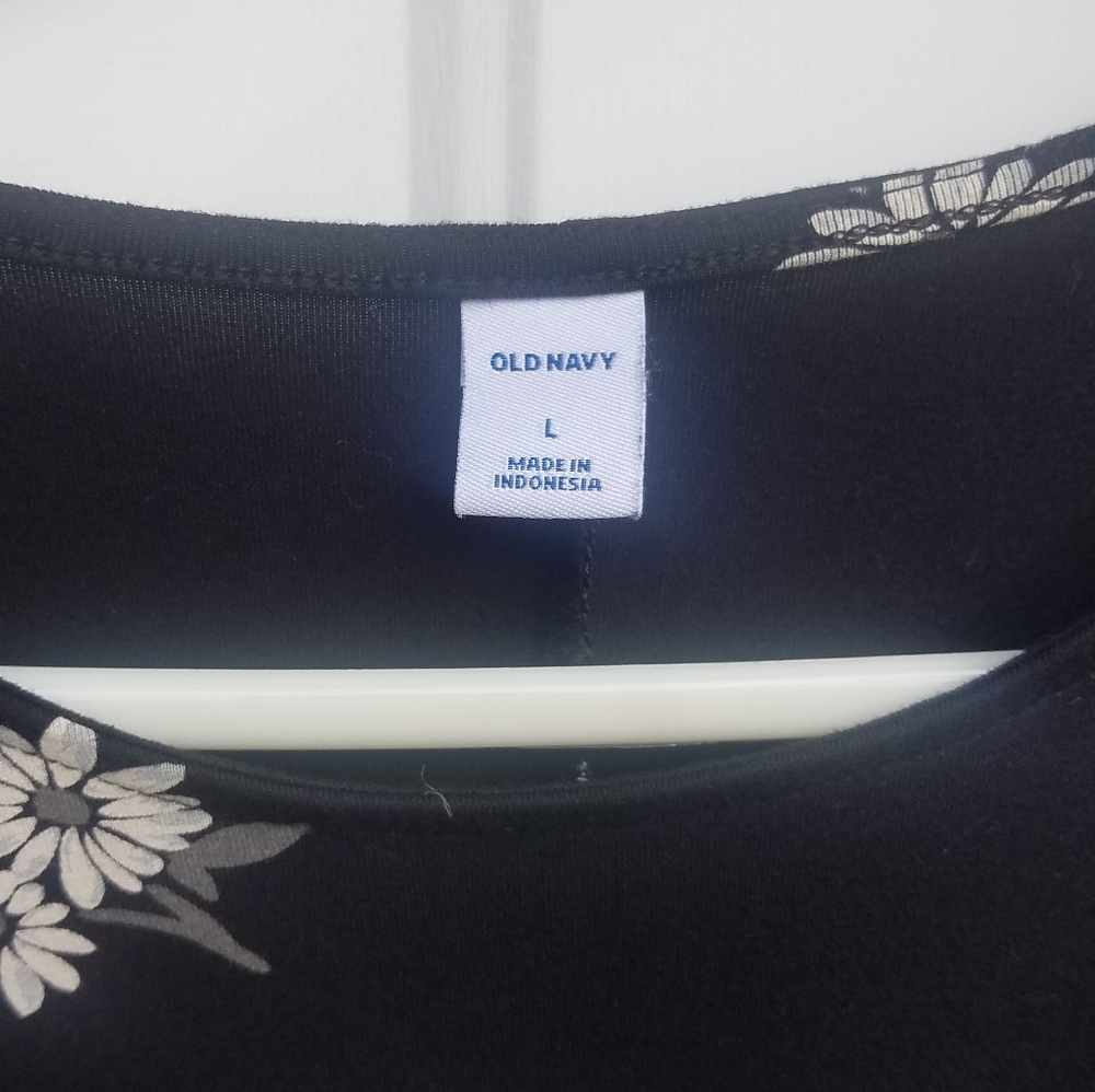 Old Navy Black Daisy Tshirt Dress - Picture 4 of 7